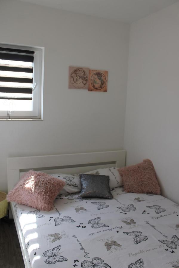 Ferienwohnung Cozy Corners Nin Exterior foto